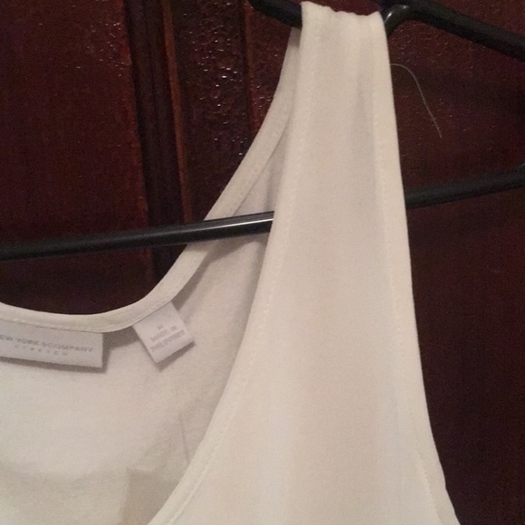 White blouse - Picture 3 of 5